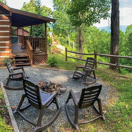 ブライソン・シティ Cozy Cabin With Hot Tub And Smoky Mountain Views!ヴィラ エクステリア 写真