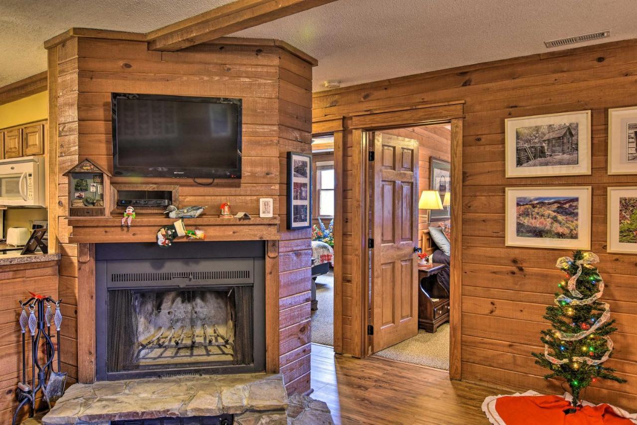 ブライソン・シティ Cozy Cabin With Hot Tub And Smoky Mountain Views!ヴィラ エクステリア 写真