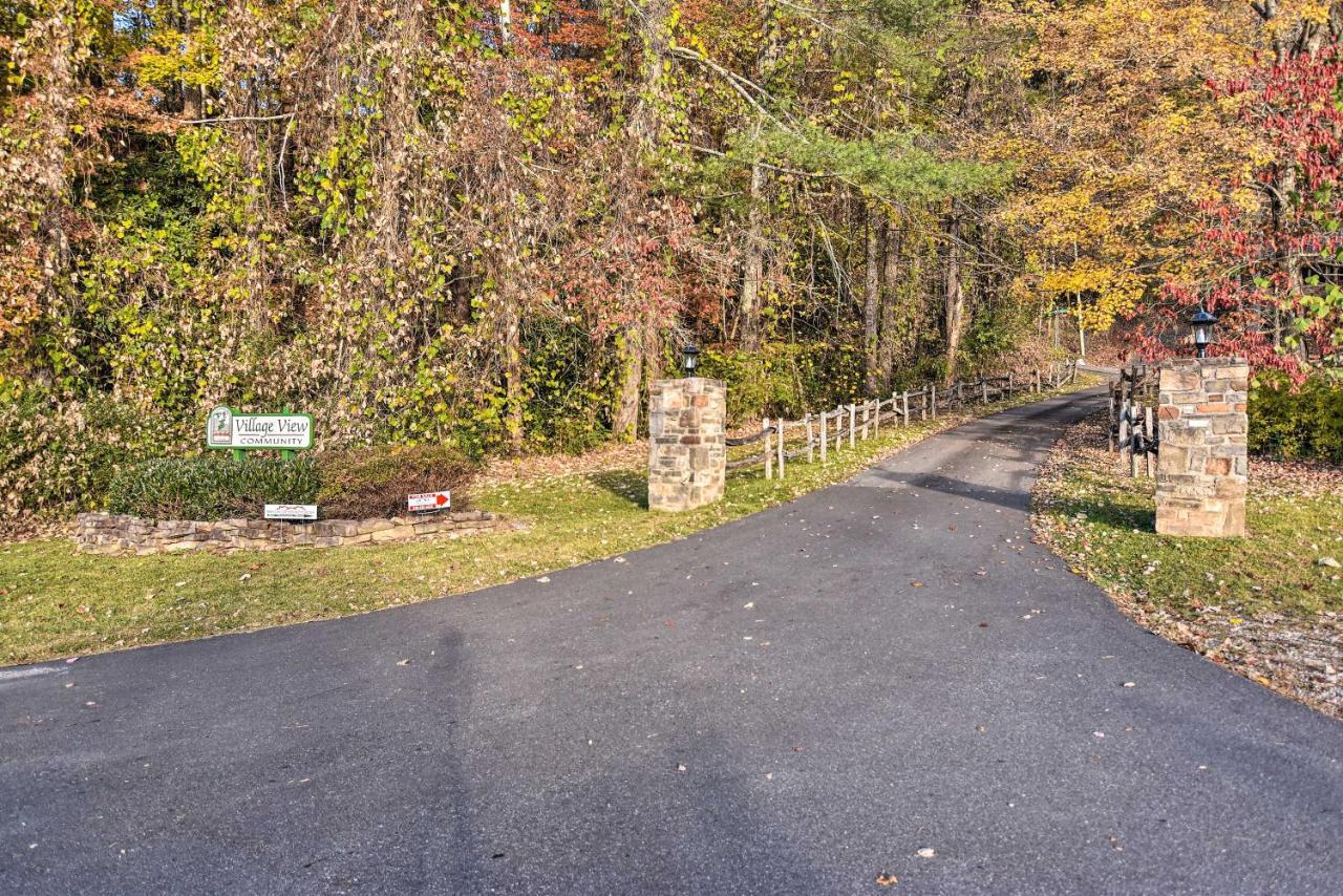 ブライソン・シティ Cozy Cabin With Hot Tub And Smoky Mountain Views!ヴィラ エクステリア 写真